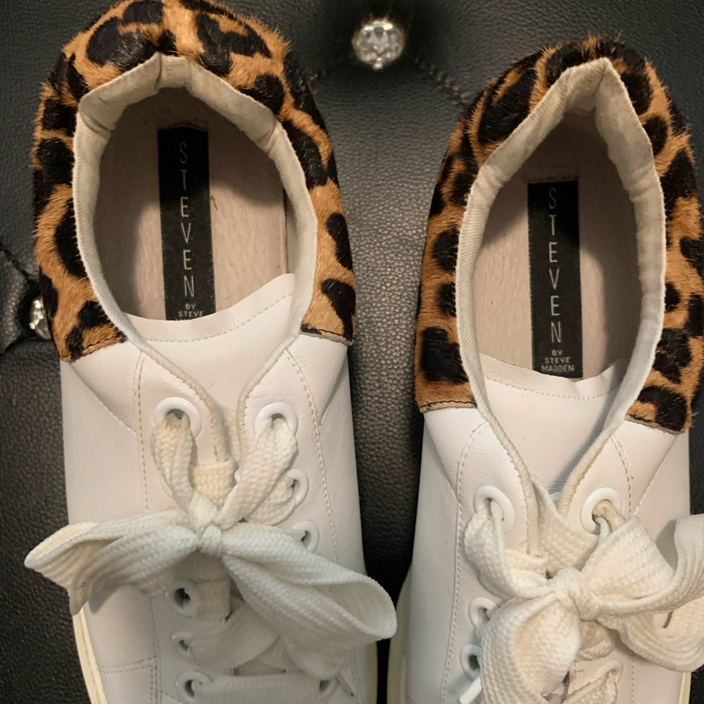 Steve Madden Gently worn Fashion Sneakers